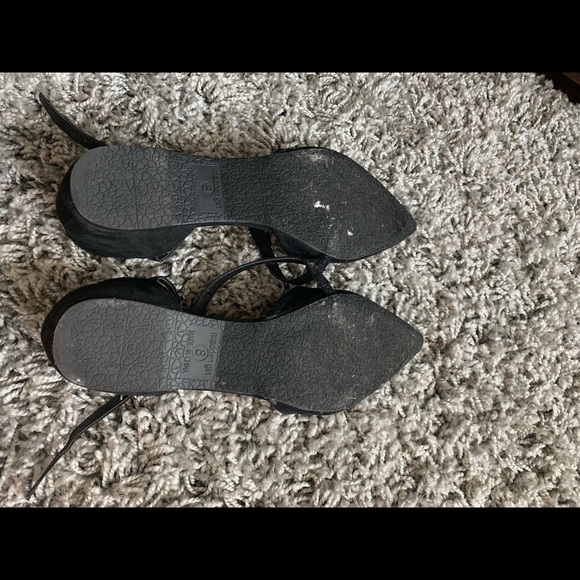 Black Pointed Flats - Picture 3 of 3